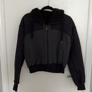 Lululemon Short Sweet and Sherpa Jacket in size M